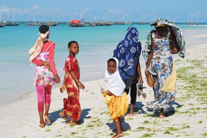 Zanzibar: Dagsudflugt til sydkystens strand med besøg i Salaam-grotten