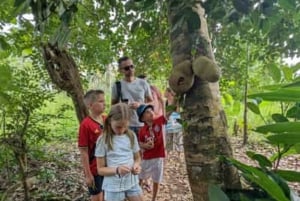 ZANZIBAR: Farma przypraw, jaskinia Salam, pływanie z żółwiami i restauracja Rock