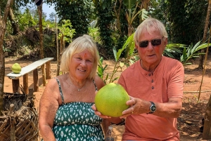 ザンジバル：スパイス農園ツアー、ココナッツ・クライミング、地元のランチをお楽しみください