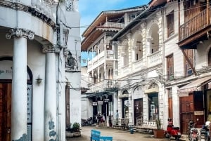 Zanzibar: Spice Farm Tour & Stone Town with Lunch