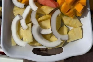 SANSIBAR: Kivikaupunki ja maustefarmi