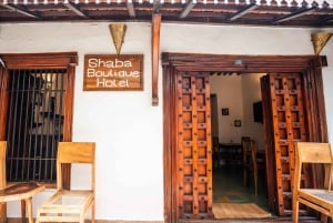 Zanzibar : Stone town stow matkatavaroiden ja laukkujen varastointi