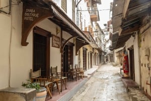 Zanzibar : Stone town stow matkatavaroiden ja laukkujen varastointi