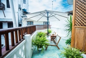 Zanzibar : Stone town stow matkatavaroiden ja laukkujen varastointi