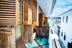 Zanzibar : Stone town stow matkatavaroiden ja laukkujen varastointi