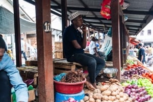 Zanzibar: tour gastronomico del mercato di Stone Town, trasferimento
