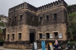 Zanzibar: Stone Town Tour and Beekeeping Experience