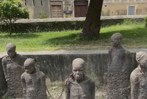 ザンジバル：ストーンタウンツアーとスパイス農園をご案内します