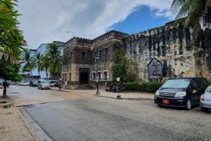 Zanzibar: Tur i Stone Town og Makachu-dykningsshow ved Forodhani