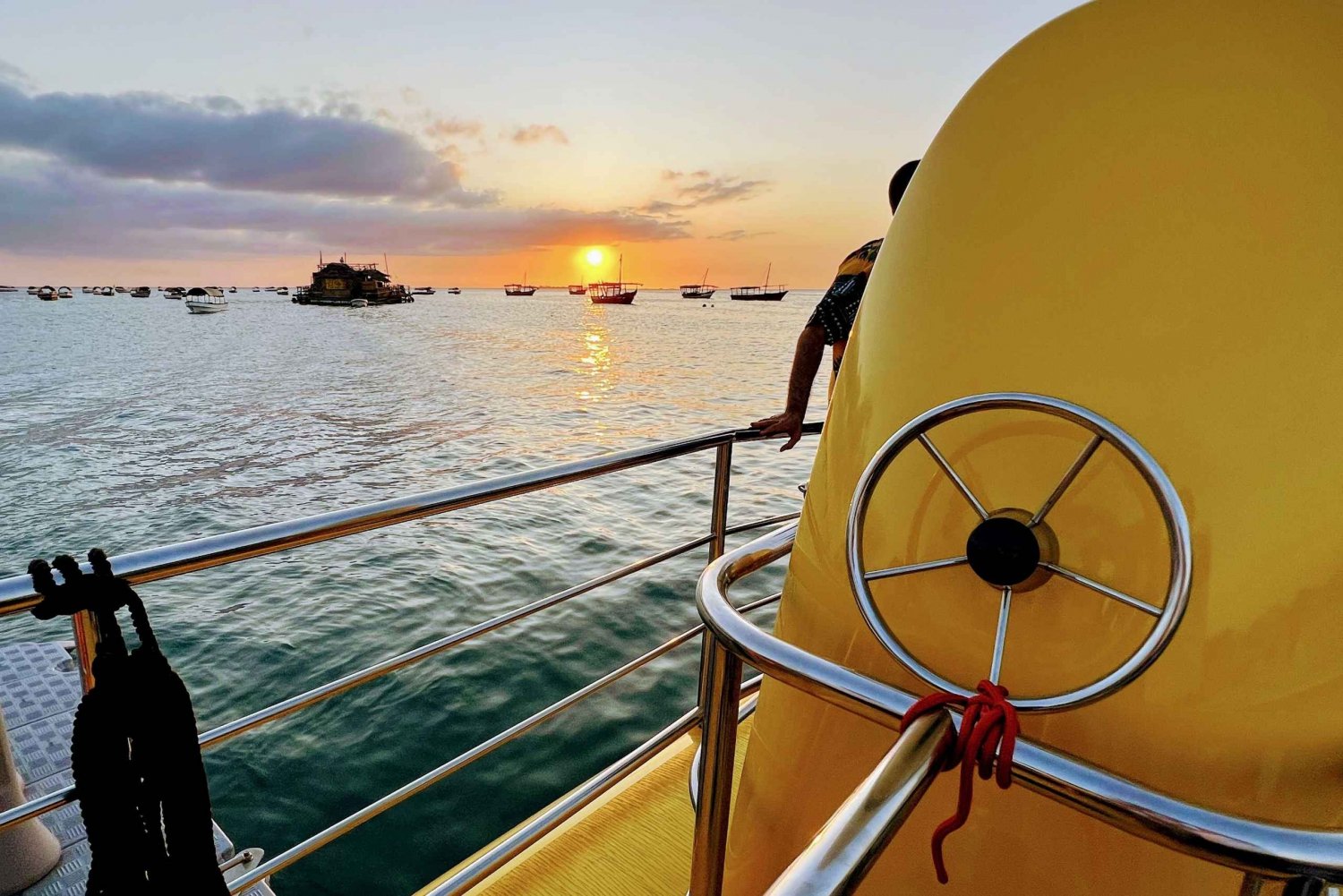Aventura Submarina em Zanzibar: Passeio de Cruzeiro ao Pôr-do-Sol