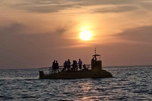 Avventura sottomarina a Zanzibar: Il tour in battello al tramonto