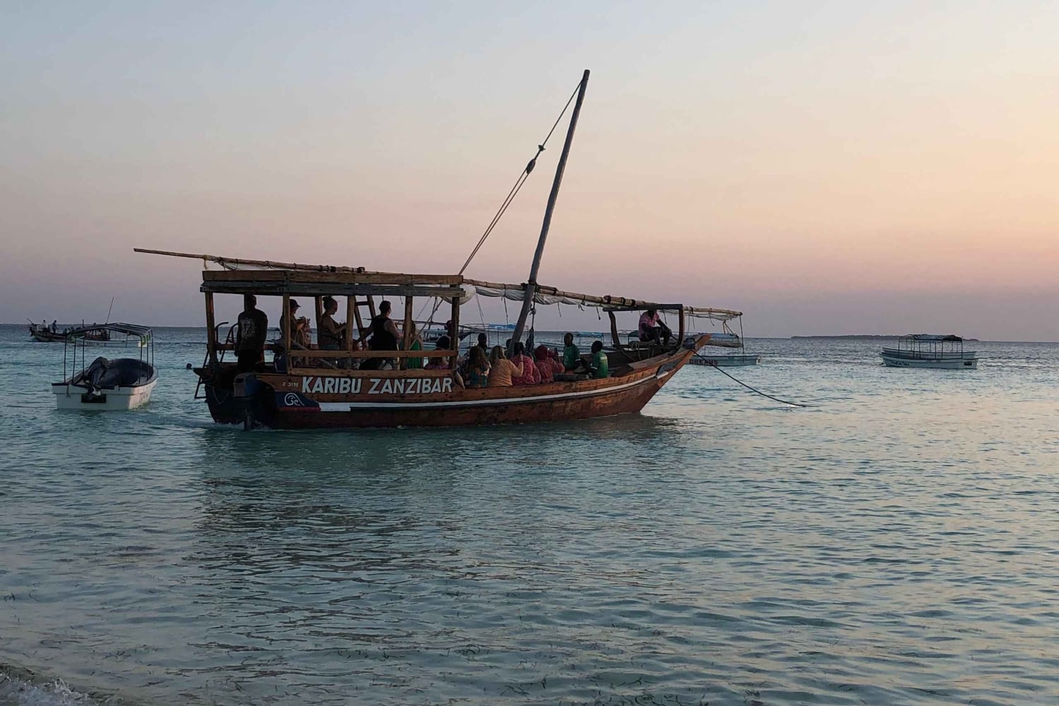 Zanzibar: Solnedgangscruise med sejlads i dhow med afhentning
