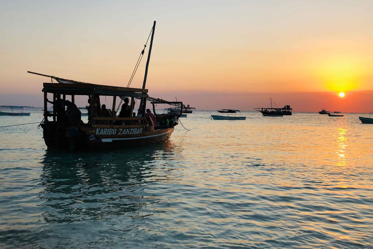 Zanzibar: Solnedgangscruise med sejlads i dhow med afhentning