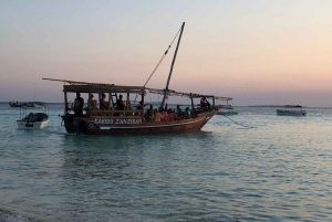 Zanzibar: Solnedgangscruise med sejlads i dhow med afhentning