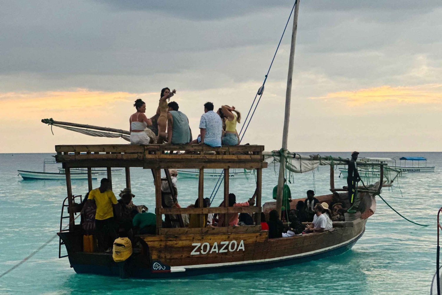 Zanzibar: Dhow-cruise i solnedgangen i Nungwi og Kendwa