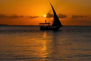 Zanzibar: dhowcruise bij zonsondergang in Nungwi en Kendwa