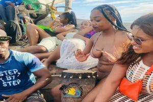 Zanzíbar: Crucero en dhow al atardecer con danza tradicional