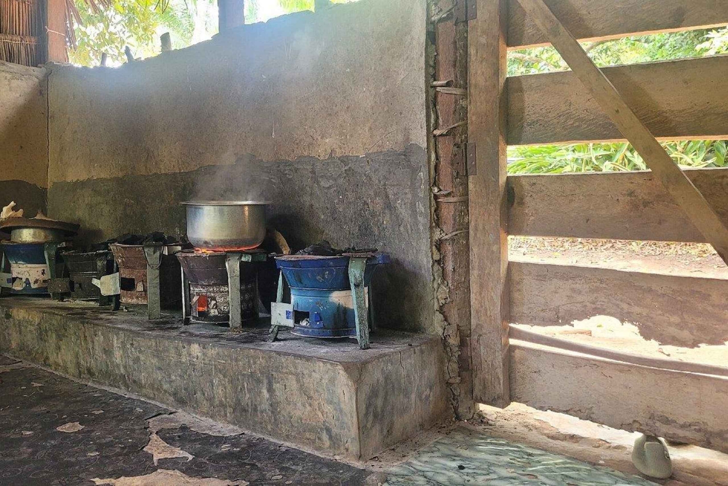 ザンジバル：スワヒリの衣装とスパイス農園での料理教室をお楽しみください