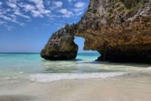 Zanzibar: Ui Saalamin luolassa ja tutustu Mtende Beach Paradisiin