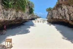 Zanzibar: Ui Saalamin luolassa ja tutustu Mtende Beach Paradisiin