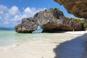 Zanzibar: Ui Saalamin luolassa ja tutustu Mtende Beach Paradisiin