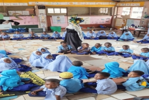 Zanzibar: Tazari-kylän kävelykierros ja lähtöaika dhow-risteilyyn