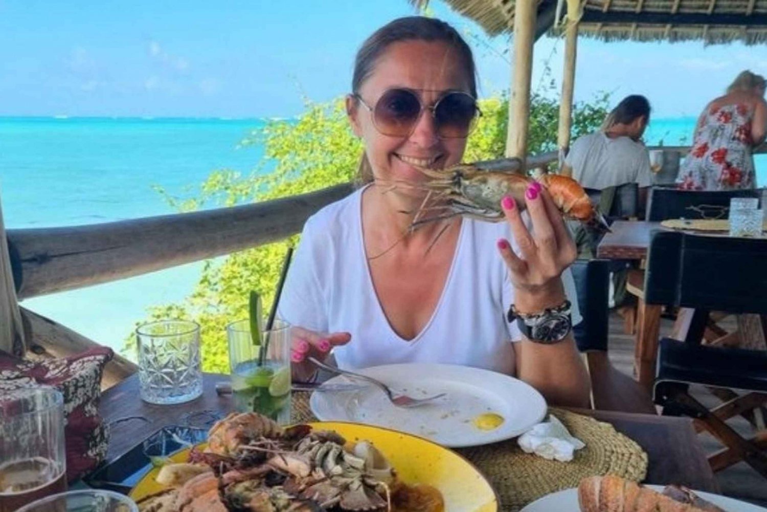 زنجبار: جولة مطعم ذا روك والسباحة في كهف كوزا