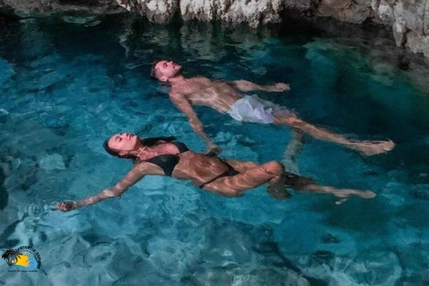 زنجبار: جولة مطعم ذا روك والسباحة في كهف كوزا