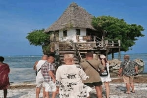 زنجبار: جولة مطعم ذا روك والسباحة في كهف كوزا