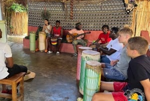 زنجبار: جولة مطعم ذا روك والسباحة في كهف كوزا