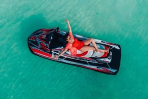 ザンジバル：キウェングワビーチでのスリリングなジェットスキー体験