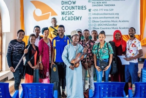 Занзибар: традиционное живое выступление с музыкой таараб