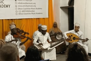 Занзибар: традиционное живое выступление с музыкой таараб