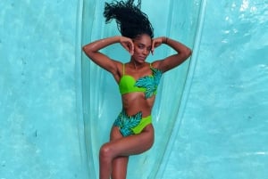 Sesión de fotos con dron en kayak transparente en Zanzíbar