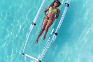 Sesión de fotos con dron en kayak transparente en Zanzíbar