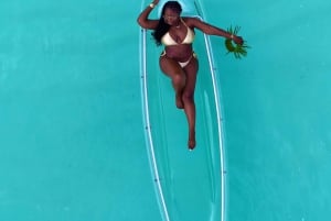 Sesión de fotos con dron en kayak transparente en Zanzíbar