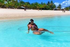 Sesión de fotos con dron en kayak transparente en Zanzíbar