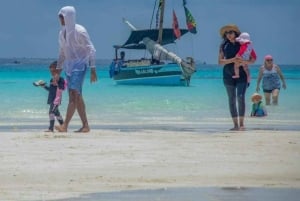 SANSIBAR: STEINSTADT, GEWÜRZFARM-TOUR UND GEFÄNGNISINSEL.