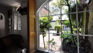 Atrium Apartment Bed & Breakfast