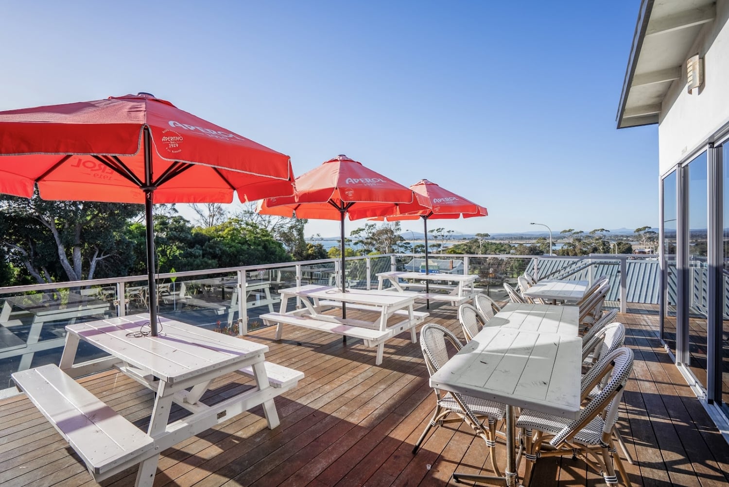 Bridport Bay Inn