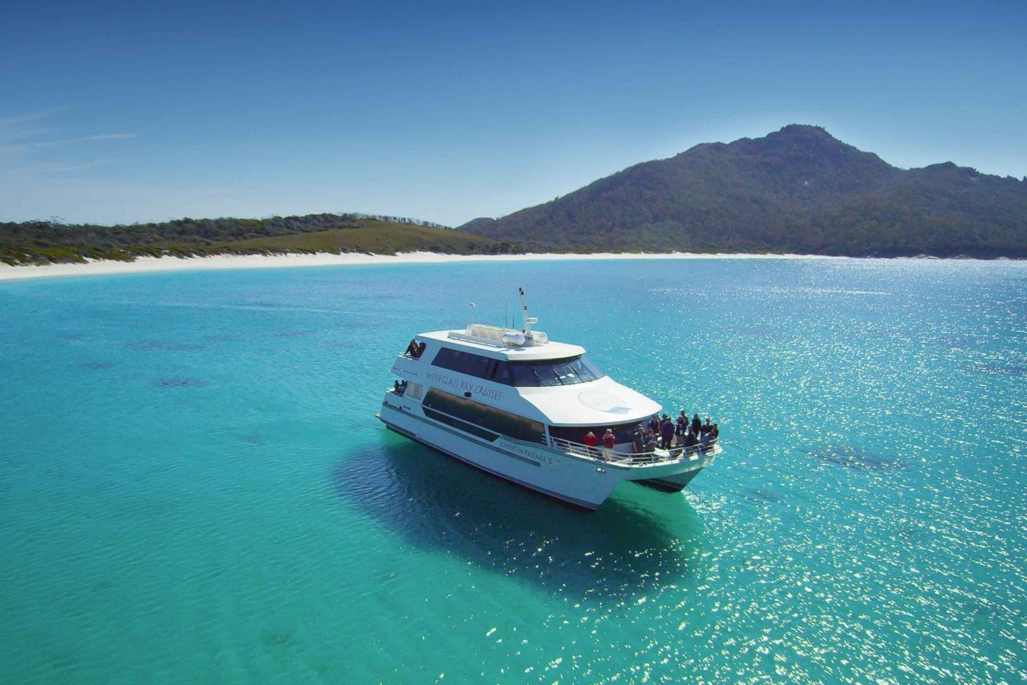 Coles Bay: Wineglass Bay Adults-Only Cruise with Lunch