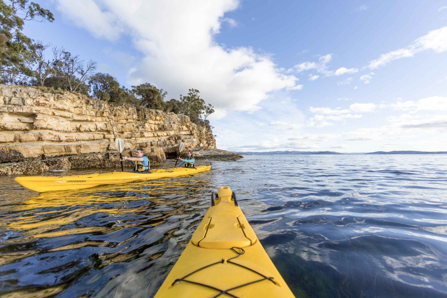 Hobart's Cliffs, Caves and Beaches: 7-Hour Kayak Tour