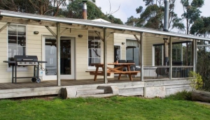 Island View Spa Cottage
