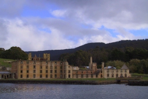 Port Arthur: Tour with Isle of the Dead Cruise