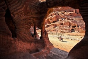 From Tel Aviv: Petra 1-Day Guided Tour with Transfers