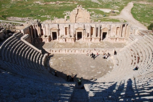 From Tel Aviv: Petra 2-Day Tour