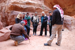 From Tel Aviv: Petra 2-Day Tour