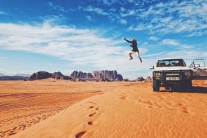 Petra & Wadi Rum: 2-Day Tour from Tel Aviv (with Flights)