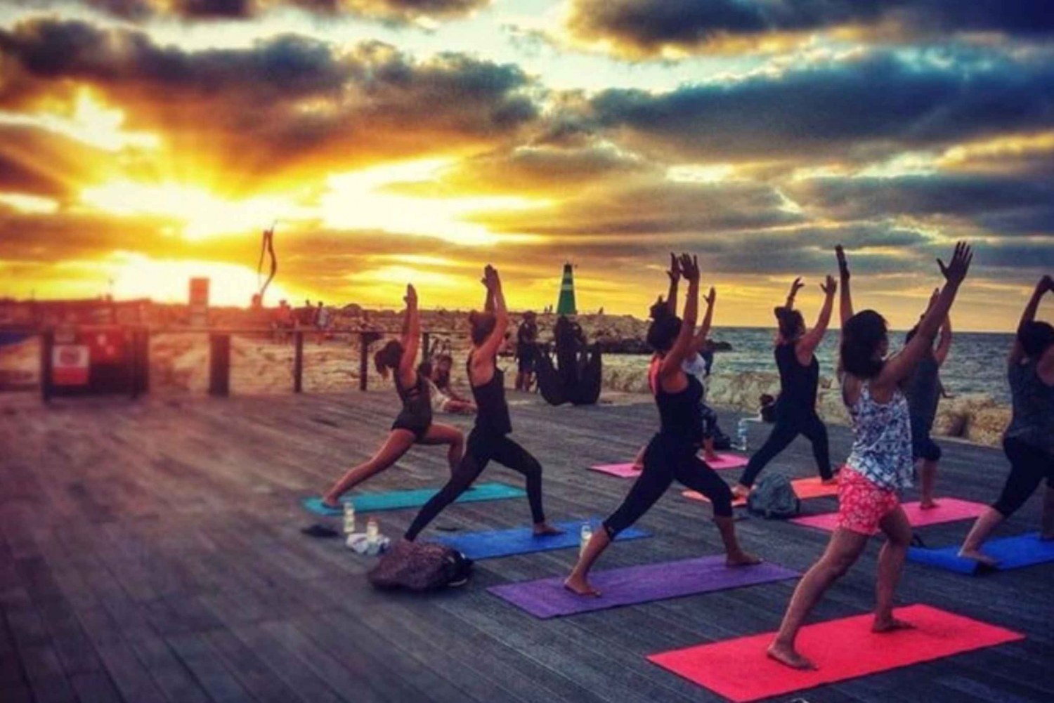 Tel Aviv: Beachfront Sunset Yoga at Beach Club TLV