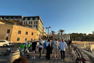Tel Aviv: tour di degustazione di cibo della città vecchia di Giaffa e mercato delle pulci
